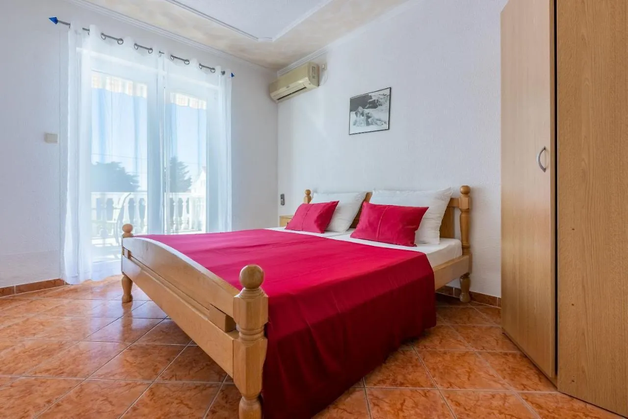 Apartments Pera سيلتسي