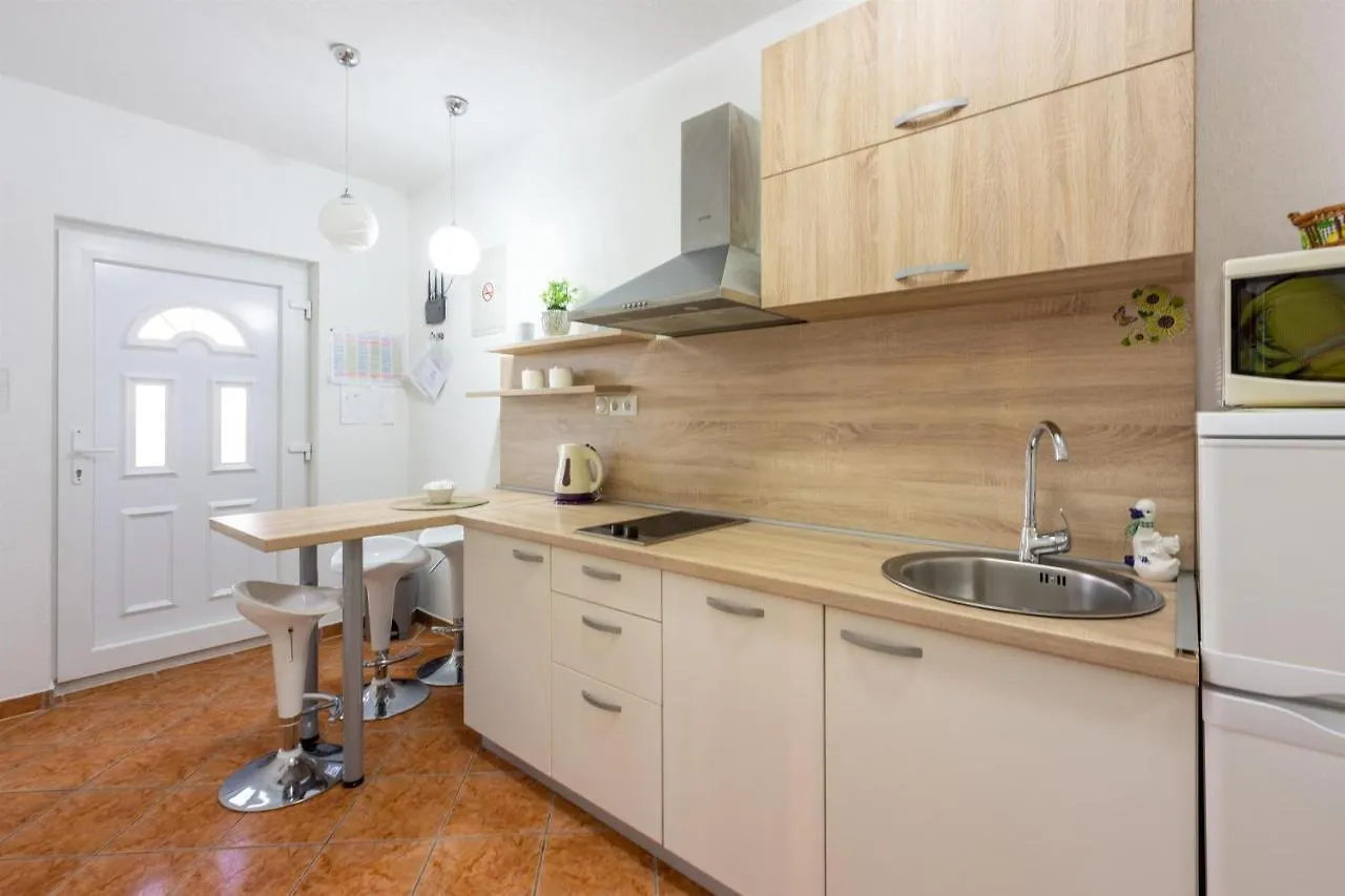 Apartments Pera سيلتسي 0*,  كرواتيا
