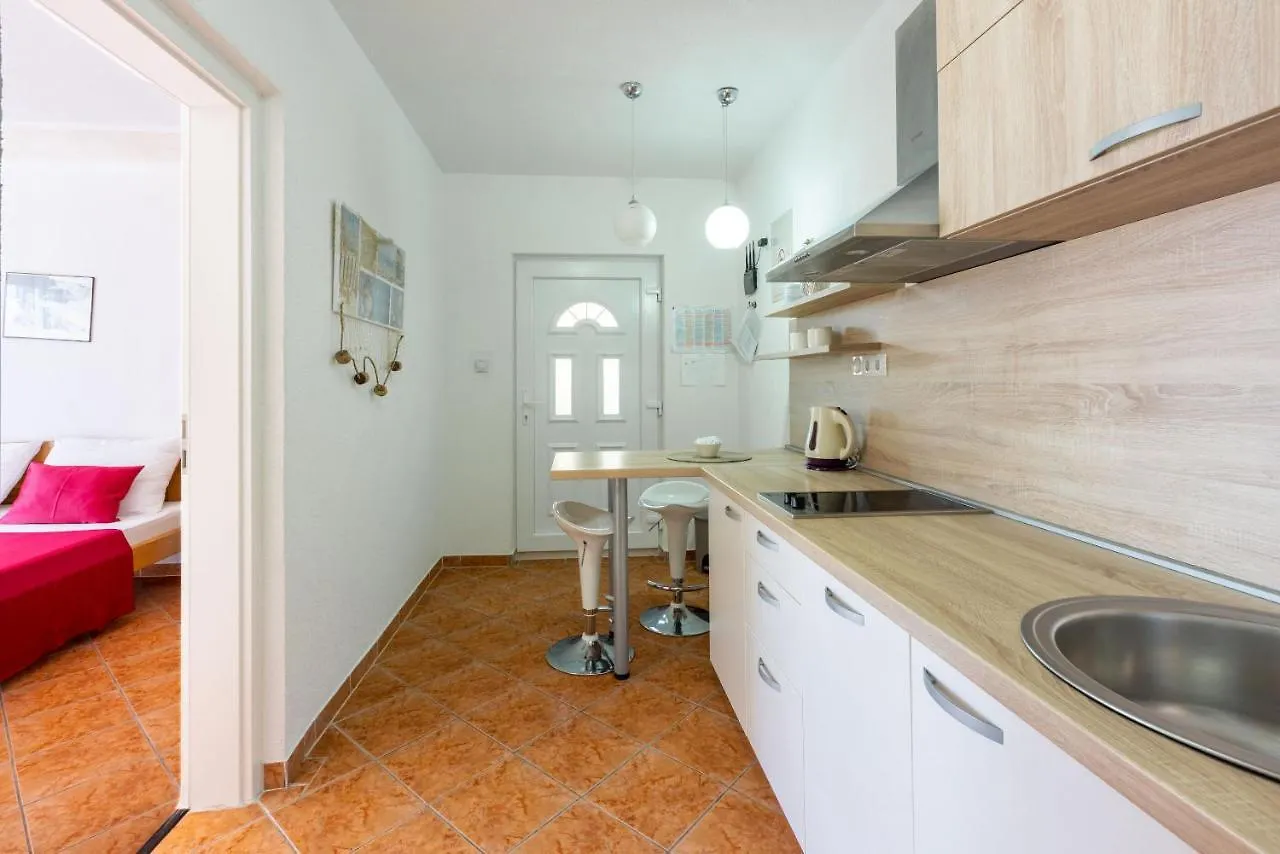 Apartments Pera سيلتسي