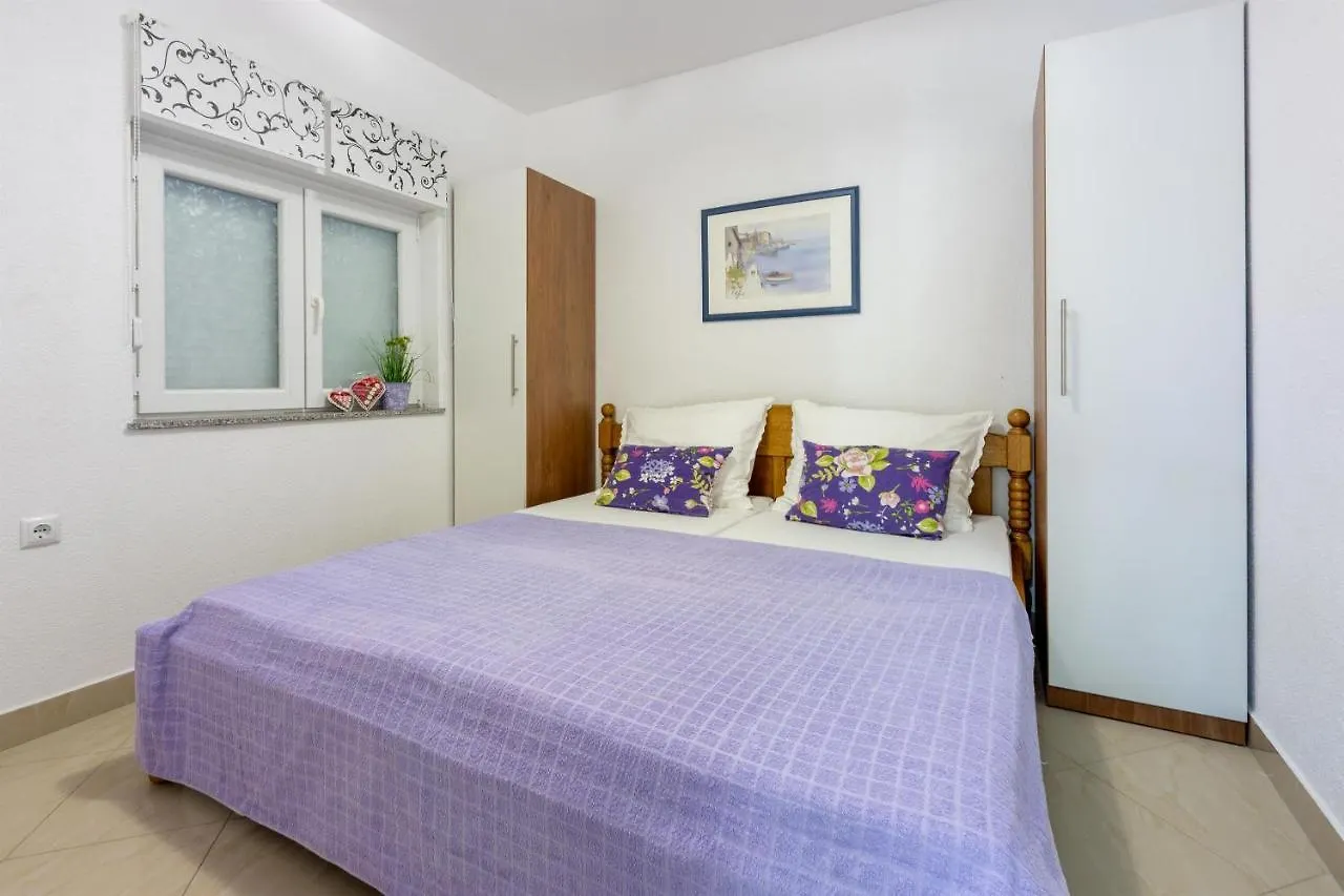 Apartments Pera سيلتسي